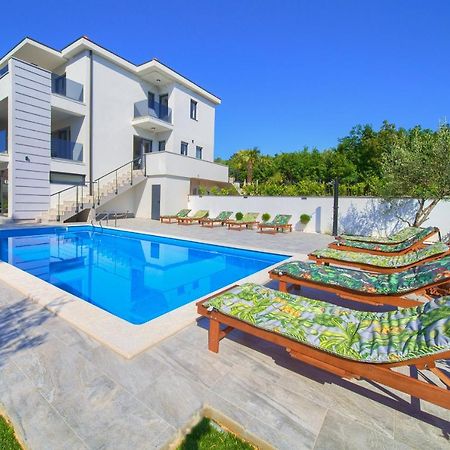 Apartments Paola & Karla With Pool Krk Town Exteriör bild