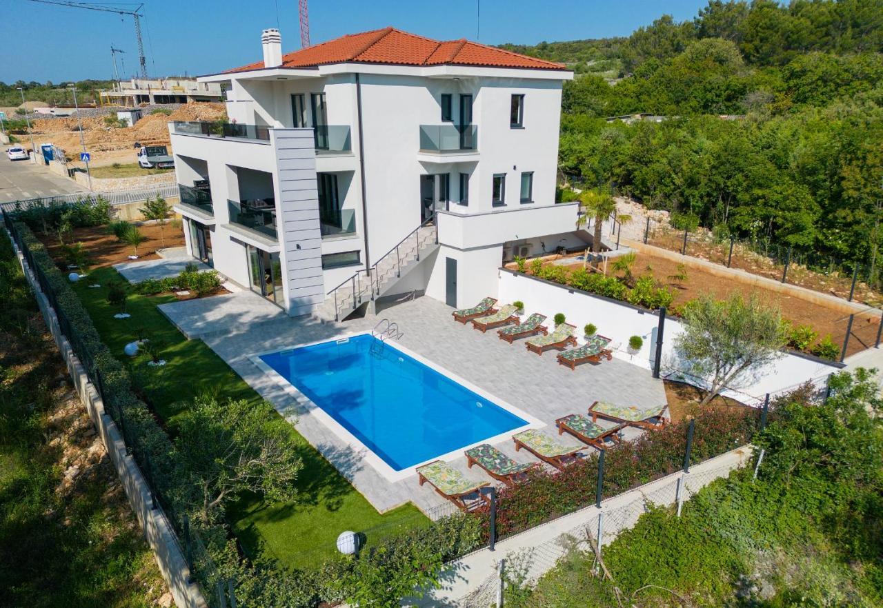 Apartments Paola & Karla With Pool Krk Town Exteriör bild