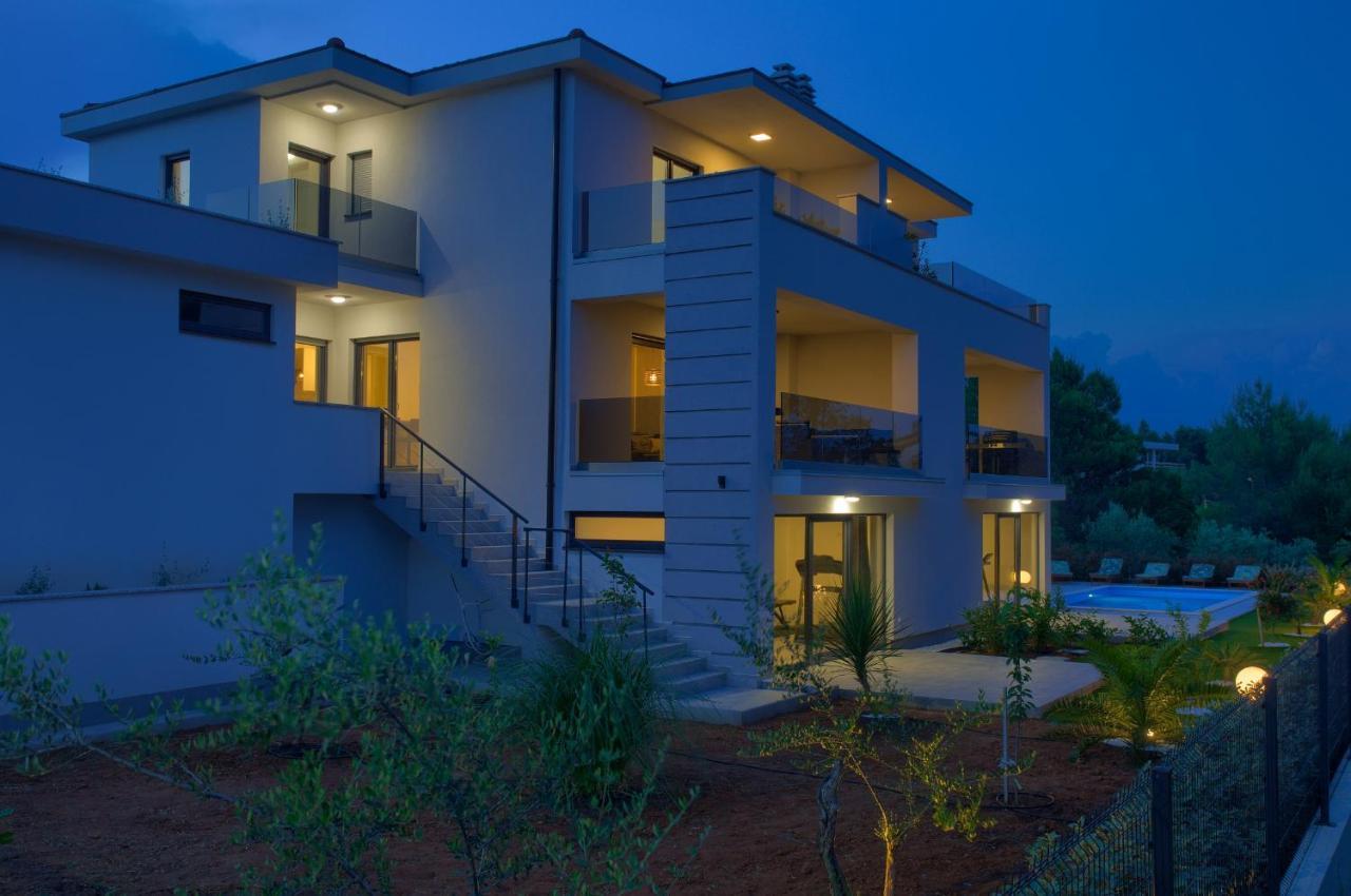 Apartments Paola & Karla With Pool Krk Town Exteriör bild