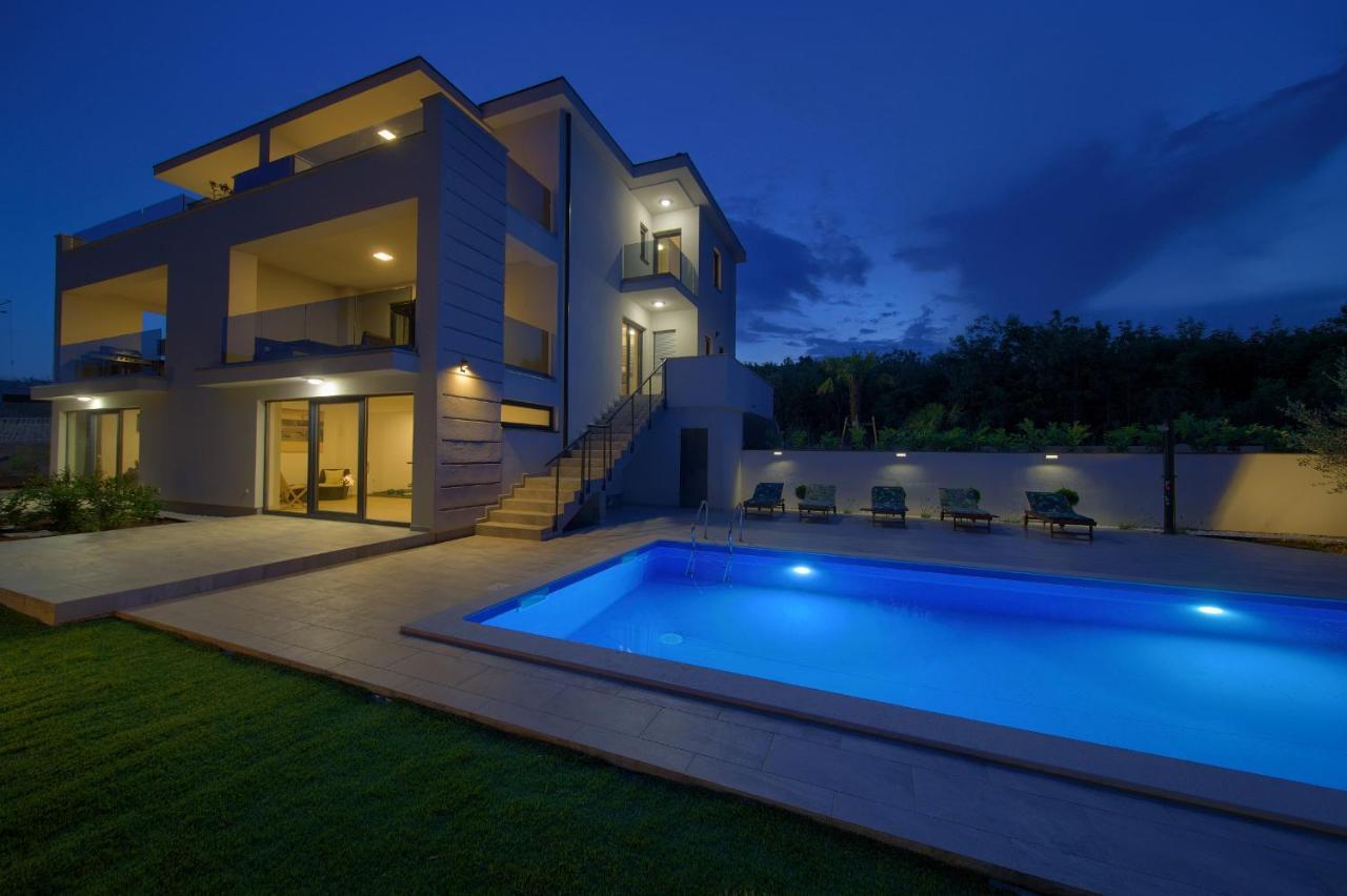 Apartments Paola & Karla With Pool Krk Town Exteriör bild