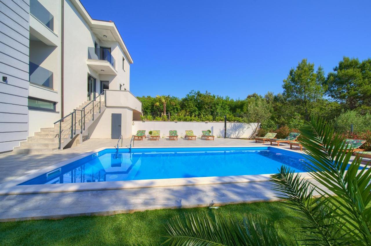 Apartments Paola & Karla With Pool Krk Town Exteriör bild