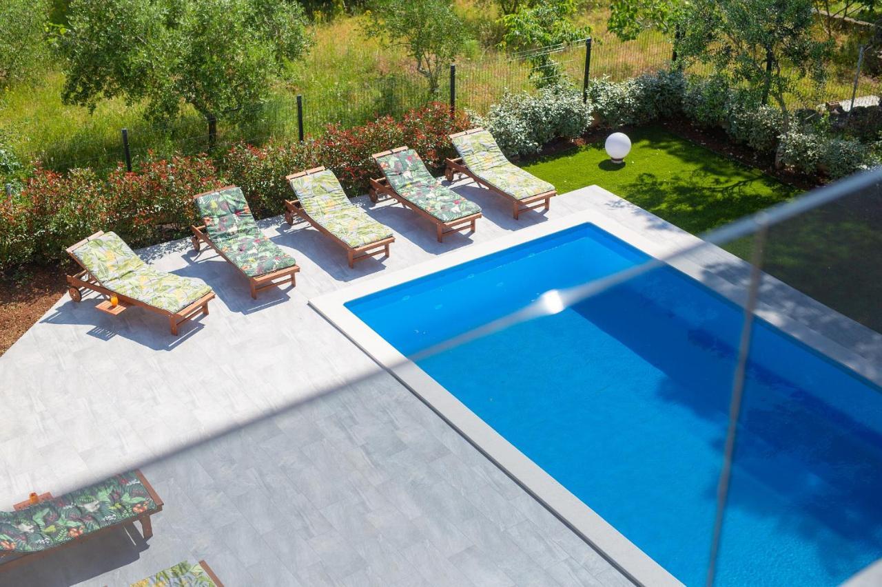 Apartments Paola & Karla With Pool Krk Town Exteriör bild