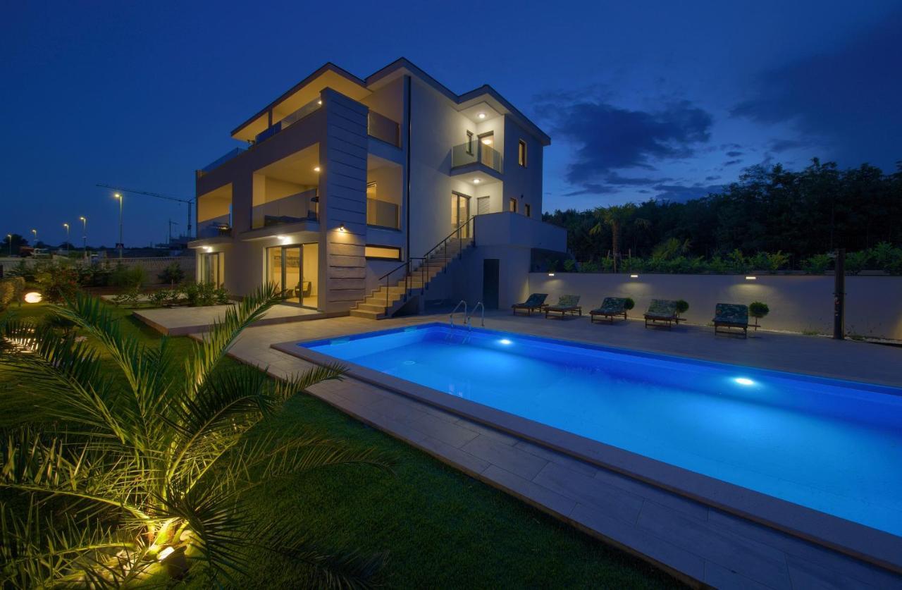 Apartments Paola & Karla With Pool Krk Town Exteriör bild